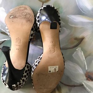 MANOLO BLAHNIK
Leopard Print Pony Hair Pumps Size 40